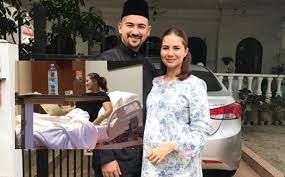 Hari tu terbaca ni, hari ni lalu status bawah ni plak 😔. Bersalin Normal Barulah Betul Berjihad Hapus Dosa Noornabila Kongsi Pengalaman Berhadapan Dengan Makcik Bawang Gempak