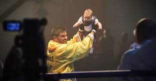 Yapımcılığını başak bingüller ve çağrı bingüller'in üstlendiği dizide tolgahan sayışman'ın oğlu da yer alıyor. Sampiyon Tolgahan Sayisman Ve Oglu Efehan Ile Basliyor