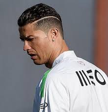Fantastic cristiano ronaldo hair collection. B R Football On Twitter Cristiano Ronaldo Has Cut A Line In His Hair Pic Via Fotografias As Http T Co Qhpavhnepx
