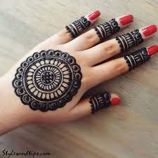 Choice of bridal mehandi designs with designs of tattoos and bindees. Karwa Chauth Mehndi Designs à¤•à¤°à¤µ à¤š à¤¥ à¤ªà¤° à¤²à¤—à¤µ à¤ à¤¯ à¤² à¤Ÿ à¤¸ à¤Ÿ à¤® à¤¹ à¤¦ à¤¡ à¤œ à¤‡à¤¨ à¤– à¤¬ à¤® à¤² à¤— à¤¤ à¤° à¤« Karwa Chauth Mehndi Designs Trendy Mehndi Design For Karwa Chauth Latest News Updates In
