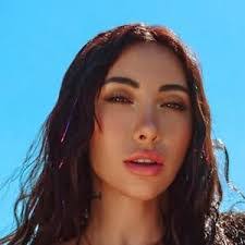 Jamie Lyn's Instagram, Twitter & Facebook