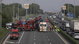 Un accident s'est produit ce mardi vers 14h15, sur l'autoroute e40, à hauteur de welkenraedt, dans le sens vers bruxelles. Accident On The E40 A Hundred Drivers Are Verbalized For Recording The Incident Onties Com