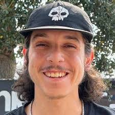 Alex Handal's Instagram, Twitter & Facebook