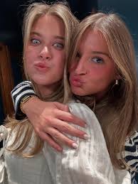 The blonde to my brunette👩🏼👩🏽🥂🤍🤍 @peppermayo #peppermayo