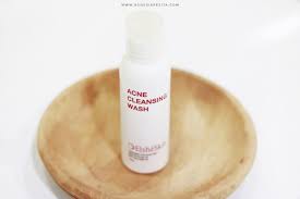 Kulit wajah yang kering kadang disertai warna kusam. Rekomendasi Sabun Muka Untuk Kulit Kering Berjerawat Dari Brand Lokal Agnesiarezita Beauty Blogger Medan