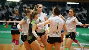 Polki początkowo ustępowały rozpędzonym rywalkom, ale po dwóch setach powstały jak feniks z popiołu i odrobiły straty. Siatkowka Volleywroclaw Legionovia 1 3 Wynik 22 02 2020 Liga Siatkowki Kobiet Sportowy24