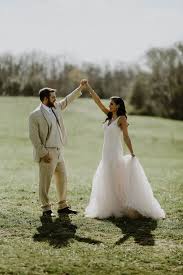 I Dream Of Ice Cream Shoot Wedding Photography Poses Wedding Photos Poses Bride Groom Poses