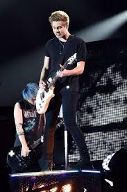 5 seconds of summer star luke hemmings announced that he is engaged to girlfriend sierra deaton in an instagram post on tuesday, june 8. On Twitter Luke Hemmings Luke Luke Hemings
