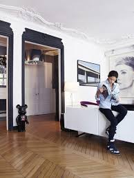 Le Noir Fait Souvent Peur En Deco Et Pourtant On Voit Defiler Des Photos D Interieurs Peints En Noir Des M Porte Interieur Bois Deco Appartement Haussmannien