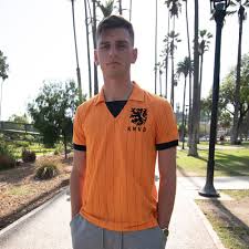 Trikot kolumbien trikot niederlande trikot portugal trikot usa trikot wales trikot russland trikot schweden trikot schweizerisch trikot mexiko trikot tschechisch trikot ungarn trikot chile trikot. Holland 1983 Retro Fussball Trikot Online Kaufen Copa