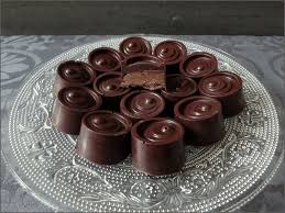 Bonbon Chocolate Fourres A L Orange Confite Au Pralin Macarons Et Delices Chocolat Bonbon Orange Confit