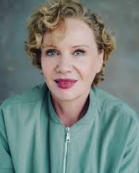 Anna Holmes (@anna_holmes_official) • Instagram photos and videos