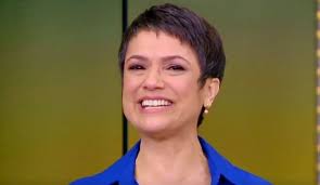 Ontem no encerramento do jornal hoje a sandra annenberg fez uma cena porque a caneta que ela usaria. Sandra Annenberg Chora Ao Se Despedir Do Jornal Hoje O Presente