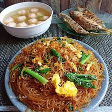 Resep Ayam Laziz Bihun Goreng Sederhana By Meily Chin Step 1 175gr 1bks Bihun Jagung Rebus Lalu Tiriskan Dlm Wadah Campurkan 2 Sdm Kecap Asin 1 Setengah Sdm