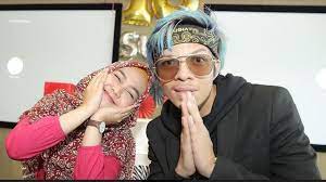 Bagi sebagian besar orang, menonton tentang gaya hidup orang kaya adalah bagaikan sebuah. Setelah Ria Ricis Giliran Atta Halilintar Pamit Dari Youtube Showbiz Liputan6 Com