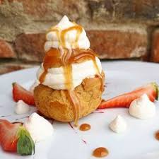 Chou Chantilly Et Caramel Beurre Sale Menubistronomique Chou Chantilly Vanille Caramel Caramelbeurresale Toffy Dessert Patisserie Pastry Faitma
