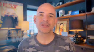 Exproductora de Gisela Valcárcel acusa a Ricardo Morán de actitud déspota:  “Ese tipo es un patán y malcriado” - Infobae