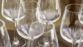 What is the difference between glass and crystal ...