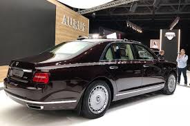 The armoured limousine is powered by a 4.4 litre v8 engine developed by nami, with a 6.6 litre v12. Luxuslimousine Aurus Senat Bild 11