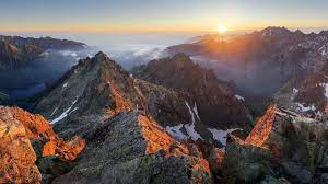 Mají rozlohu 341 km² (260 km² na slovensku a 81 km² v polsku). New York Times Vybral 52 Miest Ktore Sa Oplati Navstivit Vysoke Tatry V Top 20 Predbehli Aj Exotiku Novy Cas