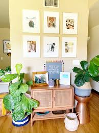 The experts at hgtv.com share their top decorating, storage and organization tips for mudrooms. Tips For Decorating Military Base Housing