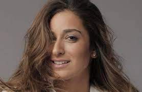 شاهد أمينة خليل بـ لوك غريب على بوستر لص بغداد