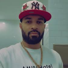 Dude looks like Lloyd Banks