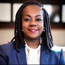 Chandra Henson's Instagram, Twitter & Facebook