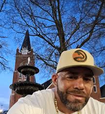 Introduction and photo sharing in downtown Fayetteville