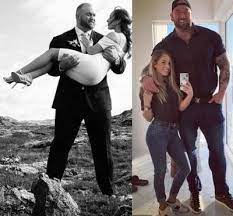 If the history of people trying to go against their sexual a taller man could be seen as being stronger, guys therefore able to fight off threats. Short Girl Dating Really Tall Guy Dating