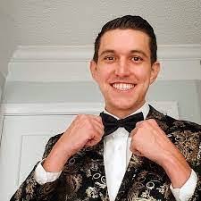 Chris Leyrer's Instagram, Twitter & Facebook