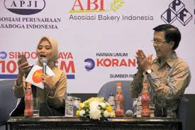 Presentasi kuliah, kalimat pembuka moderator presentasi kuliah, kata pembuka presentasi di kelas, kalimat yang lucu, kalimat pembuka presentasi menggunakan bahasa inggris, kalimat pembuka. 5 Langkah Jitu Ini Bisa Bikin Kamu Jadi Moderator Yang Mantap