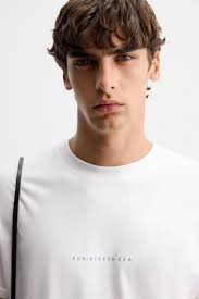 Zara CONTRAST PATCH T-SHIRT at Mall of America® in Bloomington, MN