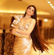 के 10 सबसे ज्यादा फॉलोअर्स वाले व्यक्ति के नाम की लिस्ट दी गई है जिसे समय अनुसार उपडेट भी किया जाता रहेगा।. 100 Hot Bollywood Actress Name And Photo List 2021 Mrdustbin