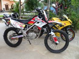 Whisky canadien en 3 lettres / le guide des whiskies comprendre la difference entre tous les produits 1 ou 2 cocktails. 22 Jumping Ideas In 2021 Motocross Bike Stickers Yamaha