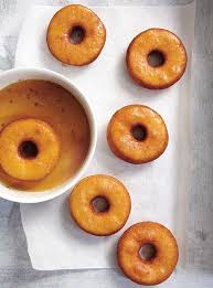 Beignes Aux Patates Et Au Sirop D Erable Ricardo Recipe Maple Syrup Recipes Maple Recipes Potato Doughnuts Recipe