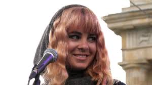 Juli 1982 in berlin als jasmin madeleine weber) ist eine deutsche musikerin und schauspielerin. Jasmin Tawil Ihr Sohn Ist So Gross Geworden Gala De