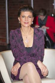 Die eiersuche im größeren familienkreis fällt in diesem jahr leider schon wieder aus. Sahra Wagenknecht Fashion Women Business Women