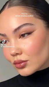 Ingrid Strauss's Instagram, Twitter & Facebook