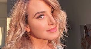 A pomeriggio 5 ospite barbara, la donna che racconta un episodio poco gradevole, specialmente in un momento di emergenza, dovuto al coronavirus. Barbara D Urso Imprevisto A Pomeriggio 5 L Inviata E A Milano Lei La Blocca All Improvviso Non Lo Fare Il Mattino It