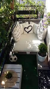 36 Idees Geniales De Petits Balcons Avec Jardin Impressionnant Balcon Jardin Idees Pet Small Balcony Decor Apartment Balcony Decorating Balcony Decor