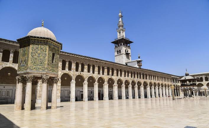 La Mezquita de los Omeyas en Damasco, la cuarta mezquita más grande y  famosa del mundo musulmán – SANA en Español