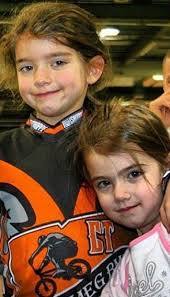 Young charli d'amelio and dixie d'amelio