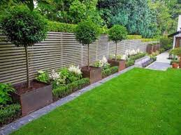 Find out how to choose the best garden fence for your home with our buying guide and reviews of the some of these featheredge garden fence panels from forest offer the complete package for anyone seeking a sturdy panels are usually not as high as those found in back gardens, while you may not. 25 Most Beautiful Fence Landscaping Ideas To Beautify Your Backyard Small Backyard Landscaping Modern Backyard Landscaping Fence Landscaping