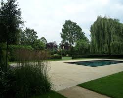 Private Residence By Randle Siddeley Small Garden Inspiration Garden Pool Hardscape