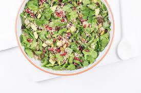Ga je gang als jij couscous 10 minuten wilt weken om er een salade van te maken (blijf ik ook echt lekkere marokkaanse couscous moet je gewoon stomen. Marokkaanse Salade Met Couscous Avocado En Dadels Errer Nl