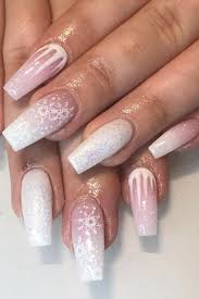 42 Festive Christmas Nail Ideas 2020 Christmas Nail Art Ideas Short acrylic nails should in no case be underestimated since the number of ideas to play around with is still huge.