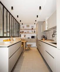 Maybe you would like to learn more about one of these? Cuisine En I 12 Idees De Genie Quand On L Amenage En Longueur