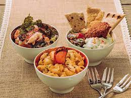 Specialised in party food delivery in london, our services cover the full spectrum of catering needs including canapés, finger food, buffet, dinner parties, business lunches and office catering. Outstanding Party Catering London Humdingers Catering London