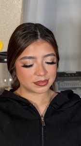 Do anybody sale good wigs blonde one